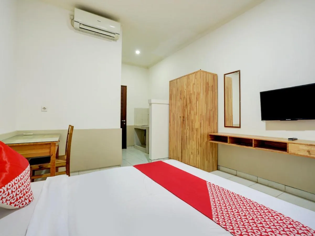 Oyo Flagship 90754 Alamanda Guesthouse Denpasar  Indonesia